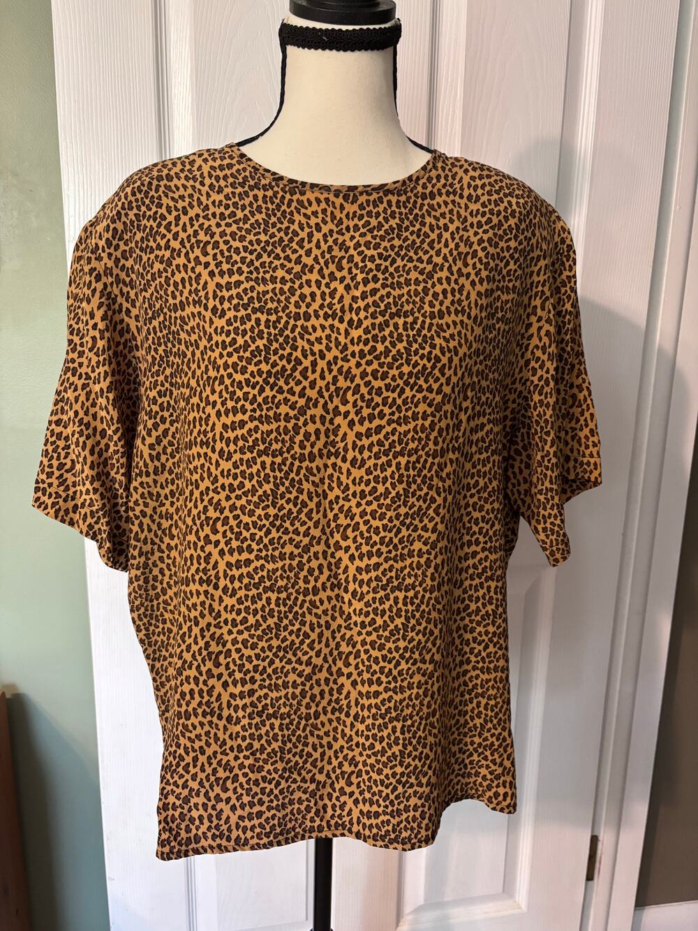 Jessica Lauren 100% Silk Blouse Women's Large VINTAGE Leopard Print
